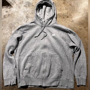 GREY NIKE ZIP UP 
SIZE M